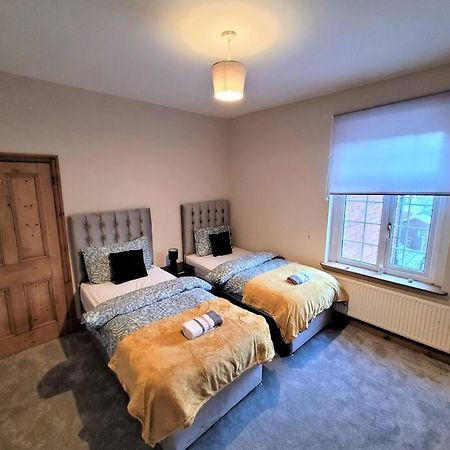 Nice 4-Bedroom Vacation Home With Indoor Fireplace ウェリントン エクステリア 写真