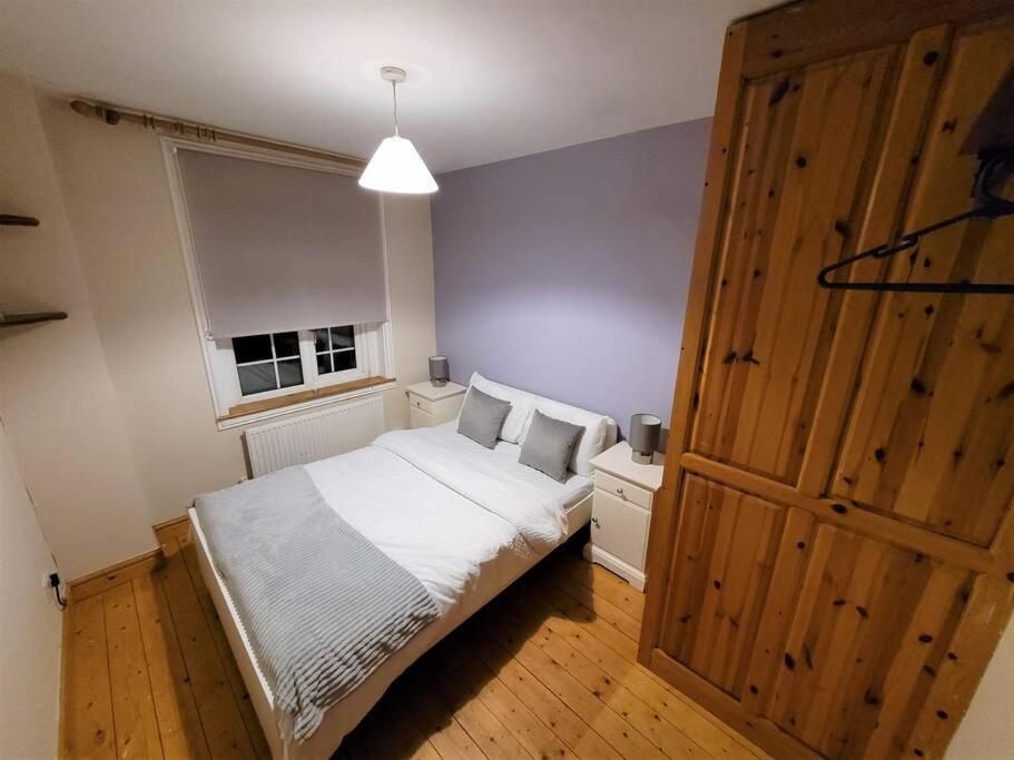 Nice 4-Bedroom Vacation Home With Indoor Fireplace ウェリントン エクステリア 写真