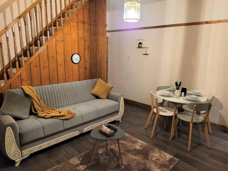 Nice 4-Bedroom Vacation Home With Indoor Fireplace ウェリントン エクステリア 写真