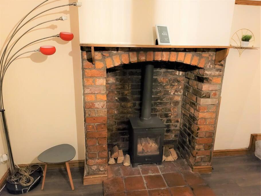 Nice 4-Bedroom Vacation Home With Indoor Fireplace ウェリントン エクステリア 写真
