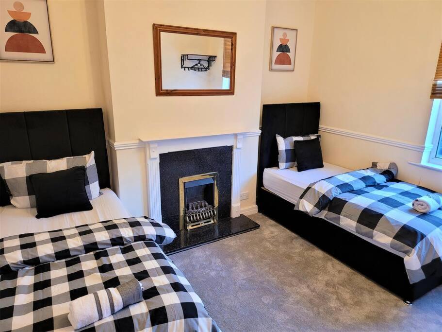 Nice 4-Bedroom Vacation Home With Indoor Fireplace ウェリントン エクステリア 写真