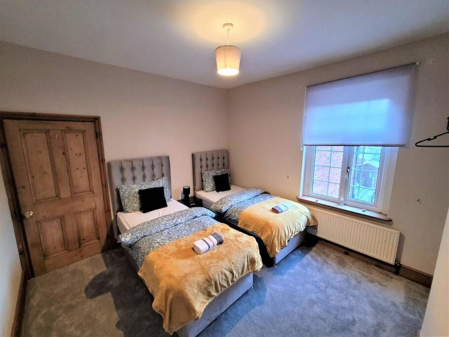 Nice 4-Bedroom Vacation Home With Indoor Fireplace ウェリントン エクステリア 写真